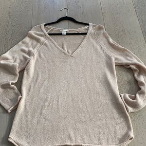 Light pink knitted sweater
